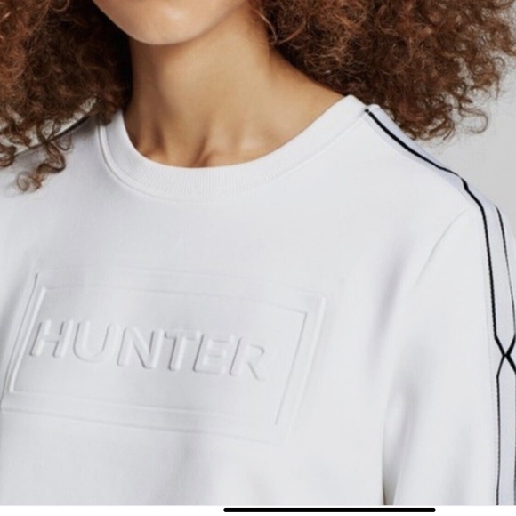 Hunter x Target Chainlink Sleeve Pullover Cropped Top - Picture 2 of 16